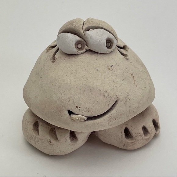 Miniature Cute Pottery Frog Tongue Out - Picture 6 of 10